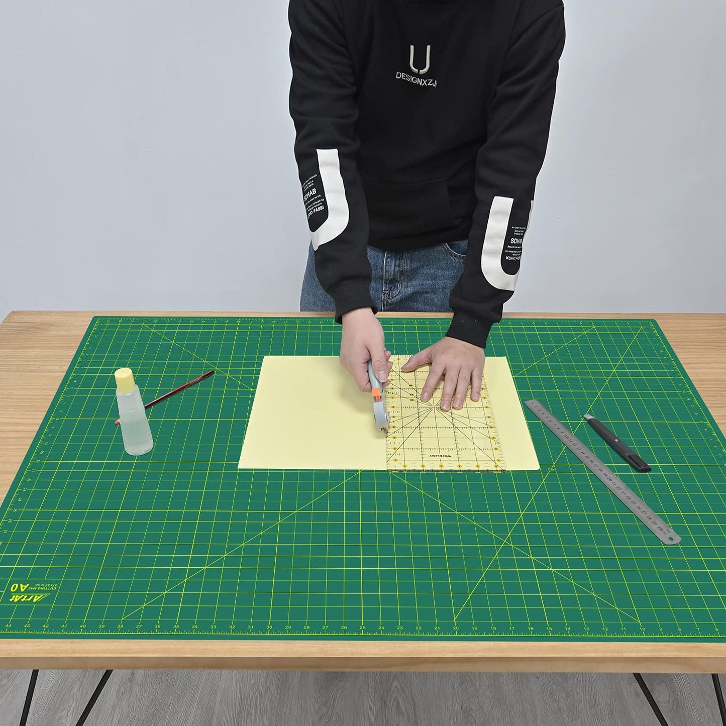 ArtAt Self Healing Cutting Mat: 12″x 18″ Black-Gray Eco-Craft Cutting Mat - 5-Layer Durable Anti-Blade-Wear Material for All Your Crafting Needs
