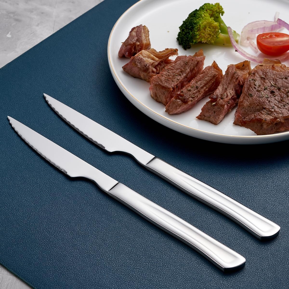 Black Steak Knife Set, 6 Piece Stainless Steel Kitchen Knife Set & Kitchen Utility Knives, 8.7 Inch Serrated Steak Knives, Dinner Knives, Sharp Knife with Ergonomic Handles