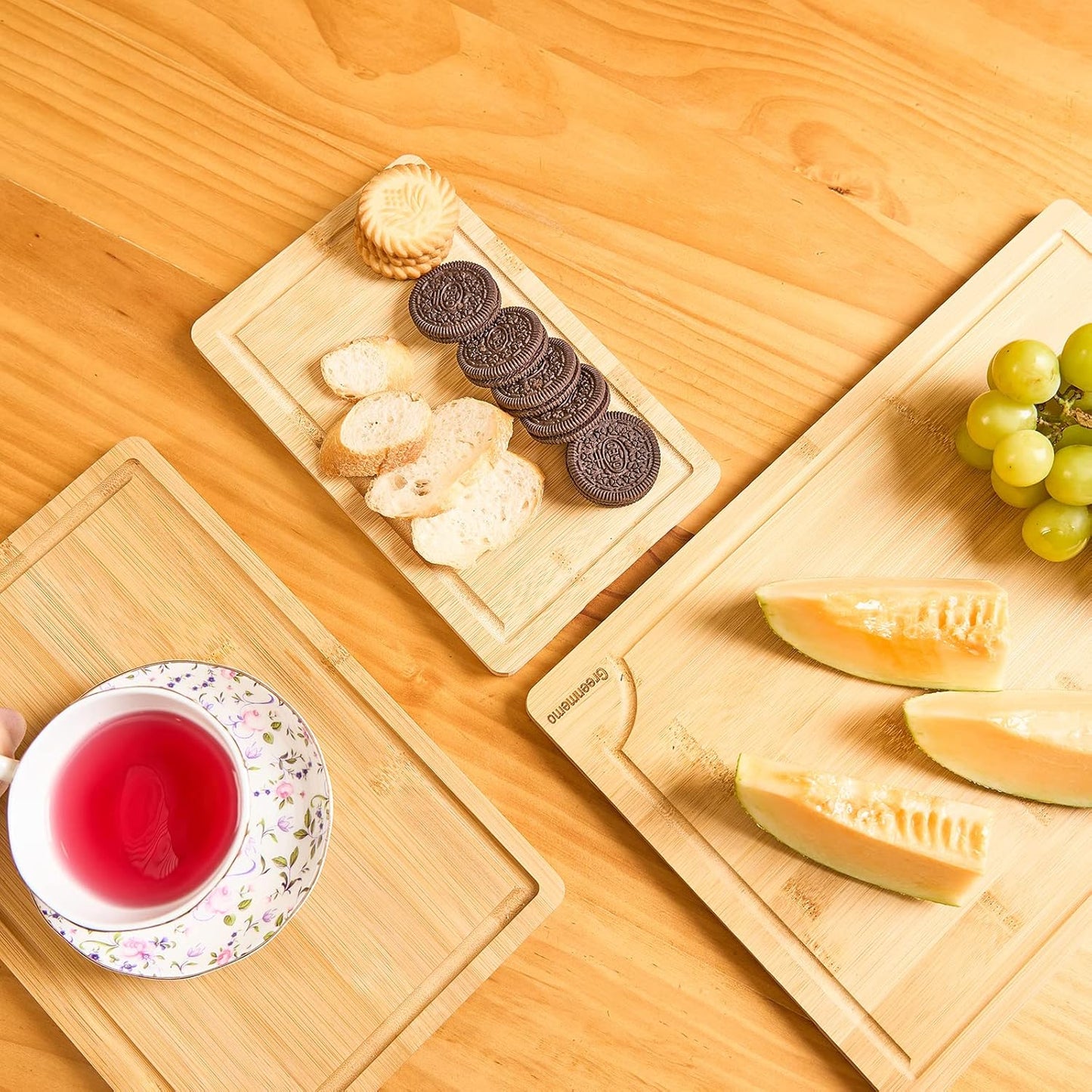 Bamboo Cutting Boards for Kitchen, Wood Cutting Board with Holder, Bamboo Cutting Board Set Reversible with Juice Grooves for Meat Cheese Fruit and Vegetables (Four Piece Set)