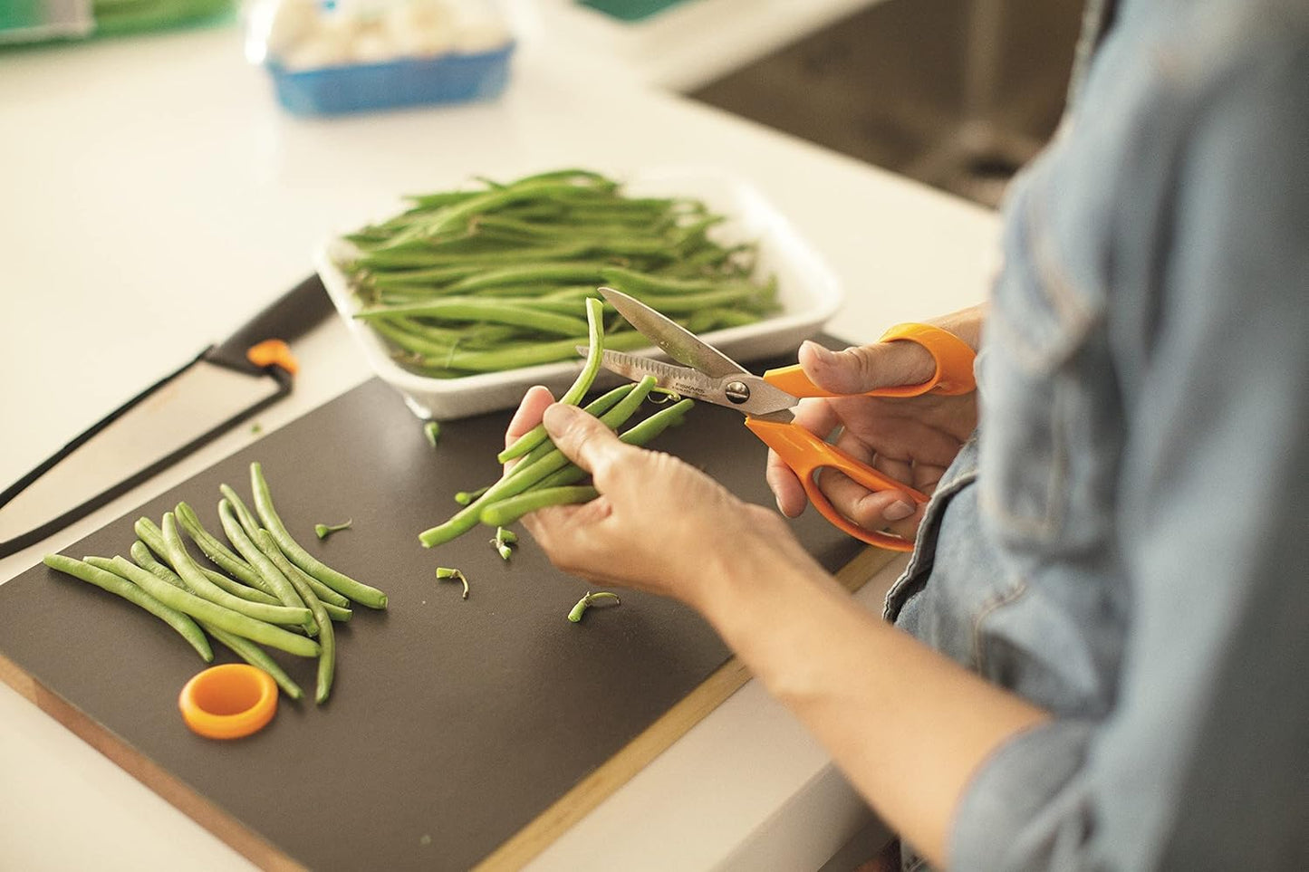 Fiskars Kitchen Scissors, Total Length: 18 cm, Quality Steel/Synthetic Material, Classic, 1000819