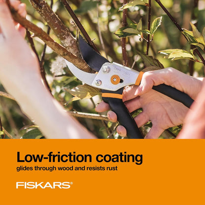 Fiskars 2-Piece Pruning & Veggie Shears Set, Explore Collection Garden Tool Kit, Bypass Pruner for Light Trimming, Vegetable Shears with Serrated Stainless Steel Blades for Harvesting Flowers & Herbs