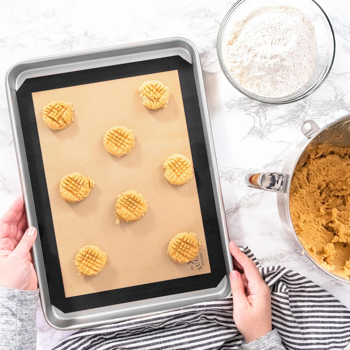 Zulay Kitchen Silicone Baking Mat Sheet Set - Reusable Baking Mat Nonstick - Half Sheet Baking Mat For Oven (Black, 1 Pack)