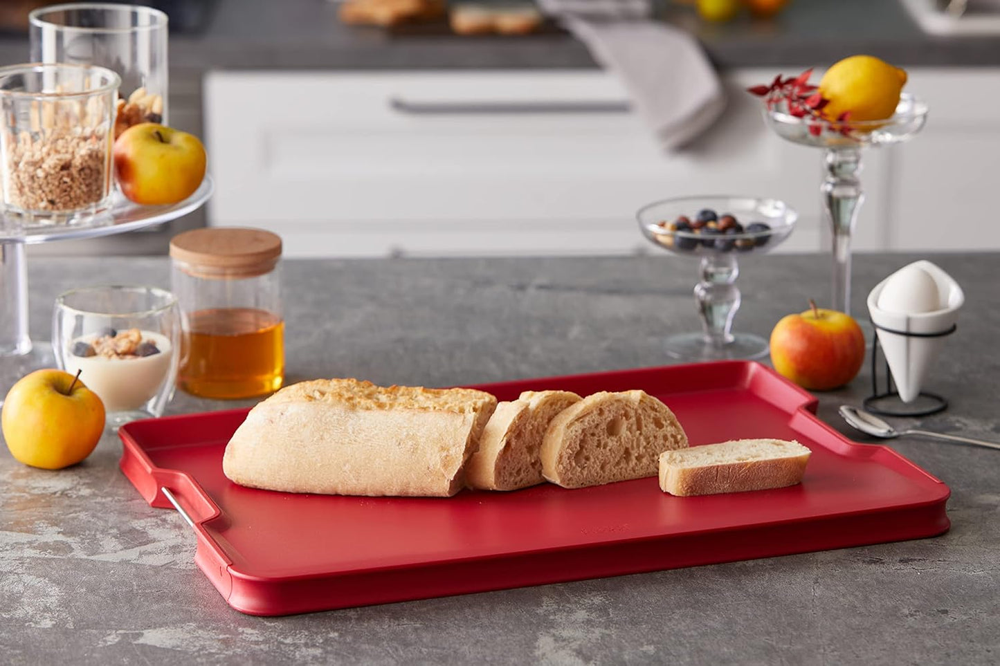 Joseph Joseph Cut&Carve Plus - Non-Slip, Multi-Function, Double-Sided Cutting Board for Food Preparation and Carving- Dishwasher Safe, Large – Black