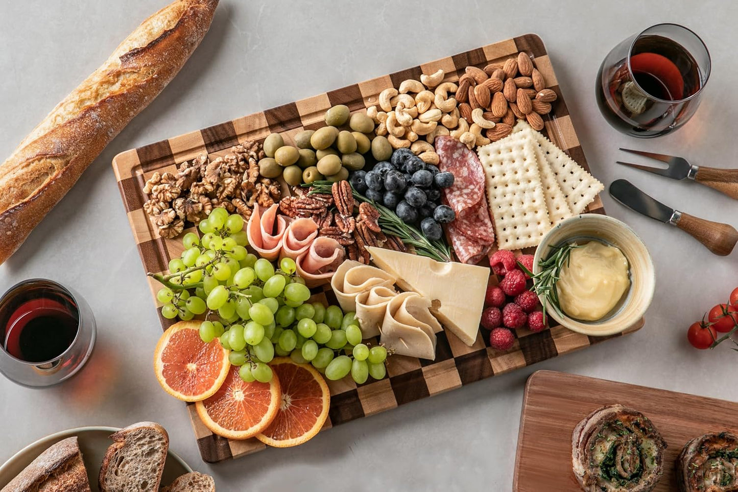Cutting Boards for Kitchen, Checkered Cutting Board, 1.2" Thick | 16.5" x 11.6" Walnut Wood Chopping Board with Juice Groove&Handle, Double-sided Butcher Block for Prep&Serving with Gift Box