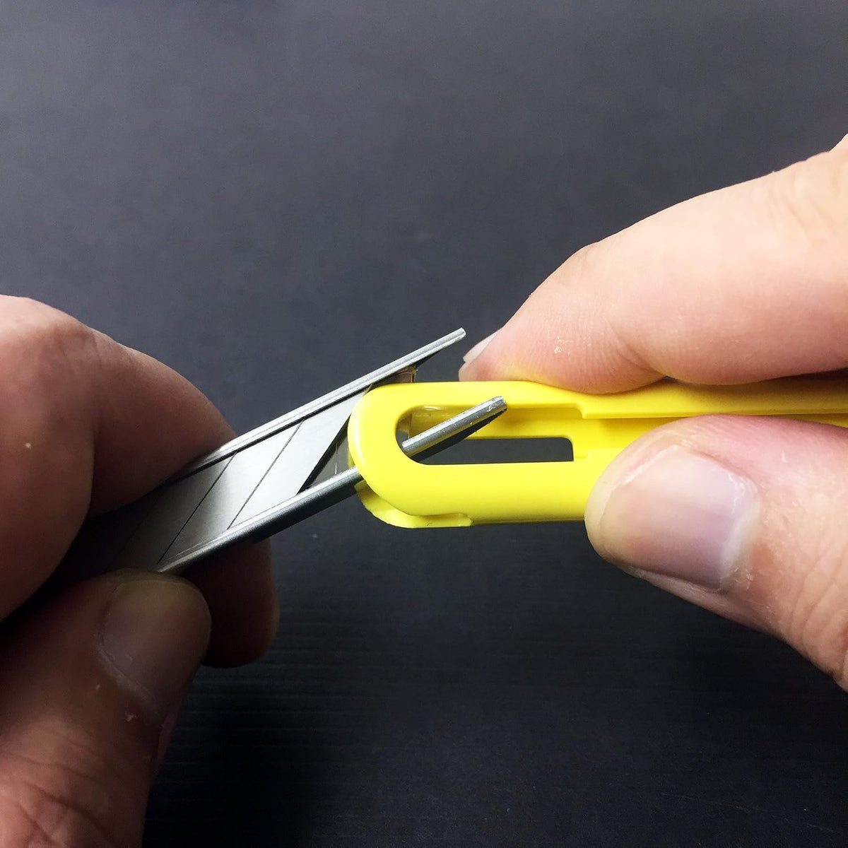 Multi-Blade Cartridge Knife, ABS Grip, 30-Degree Blades (A-553P)