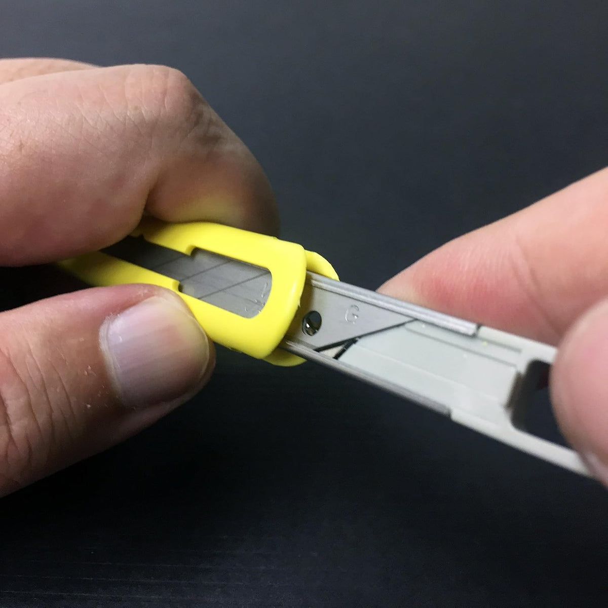 Multi-Blade Cartridge Knife, ABS Grip, 30-Degree Blades (A-553P)