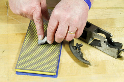 Diamond Machining Technology (DMT) W250EFNB DuoSharp Double-Sided Diamond Sharpening Stone, Extra-Fine/Fine, 10 Inch