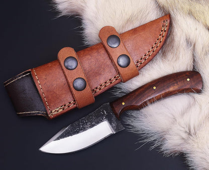 Damacus Steel Fixed Blade Knife with Leather Sheath | 6'' Full Tang Hunting Knife
