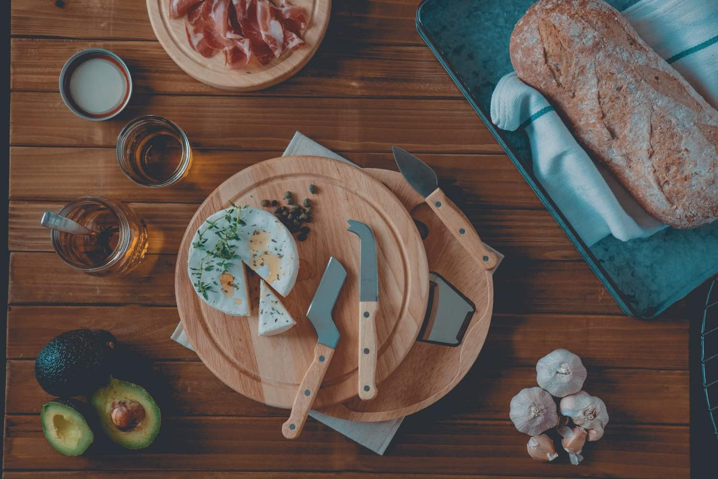 PICNIC TIME NCAA Circo Cheese Board and Knife Set - Charcuterie Board Set - Wood Cutting Board - Colors A