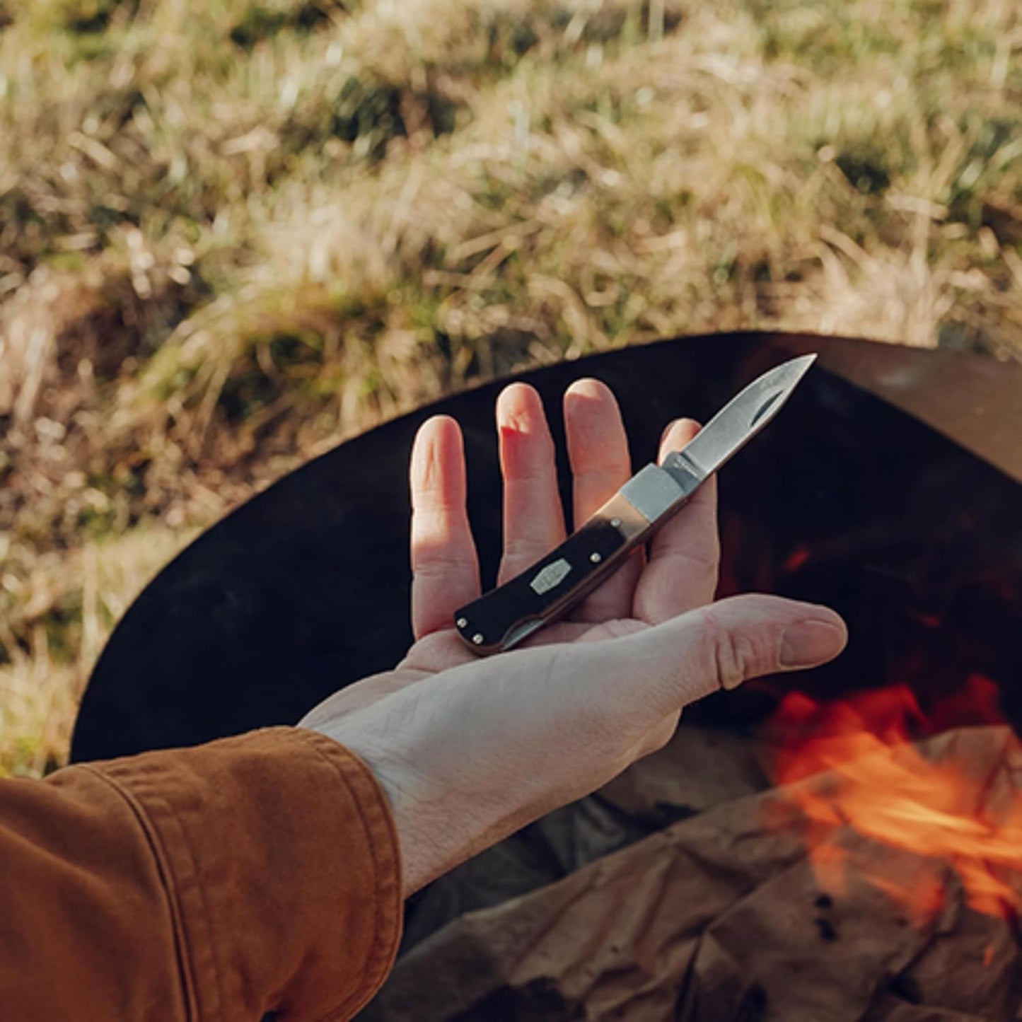 3OT Bearhead Traditional Lockback Pocket Knife with 2.2in High Carbon Stainless Steel Blade, Sawcut Handle, and Convenient Small Size for EDC, Whittling, Camping, Hunting, and Outdoors