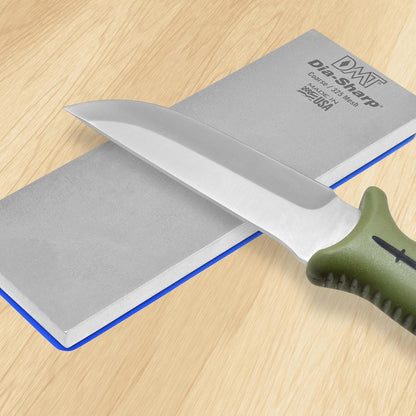 DMT DMTD8ME/EE Dia-Sharp Bench Stone Diamond Knife Sharpener, Medium X-Fine/XX-Fine Grit (4000/8000), Non-Slip Diamond Sharpening Stone for Blades & Tools, 8" x 3" x 0.38"