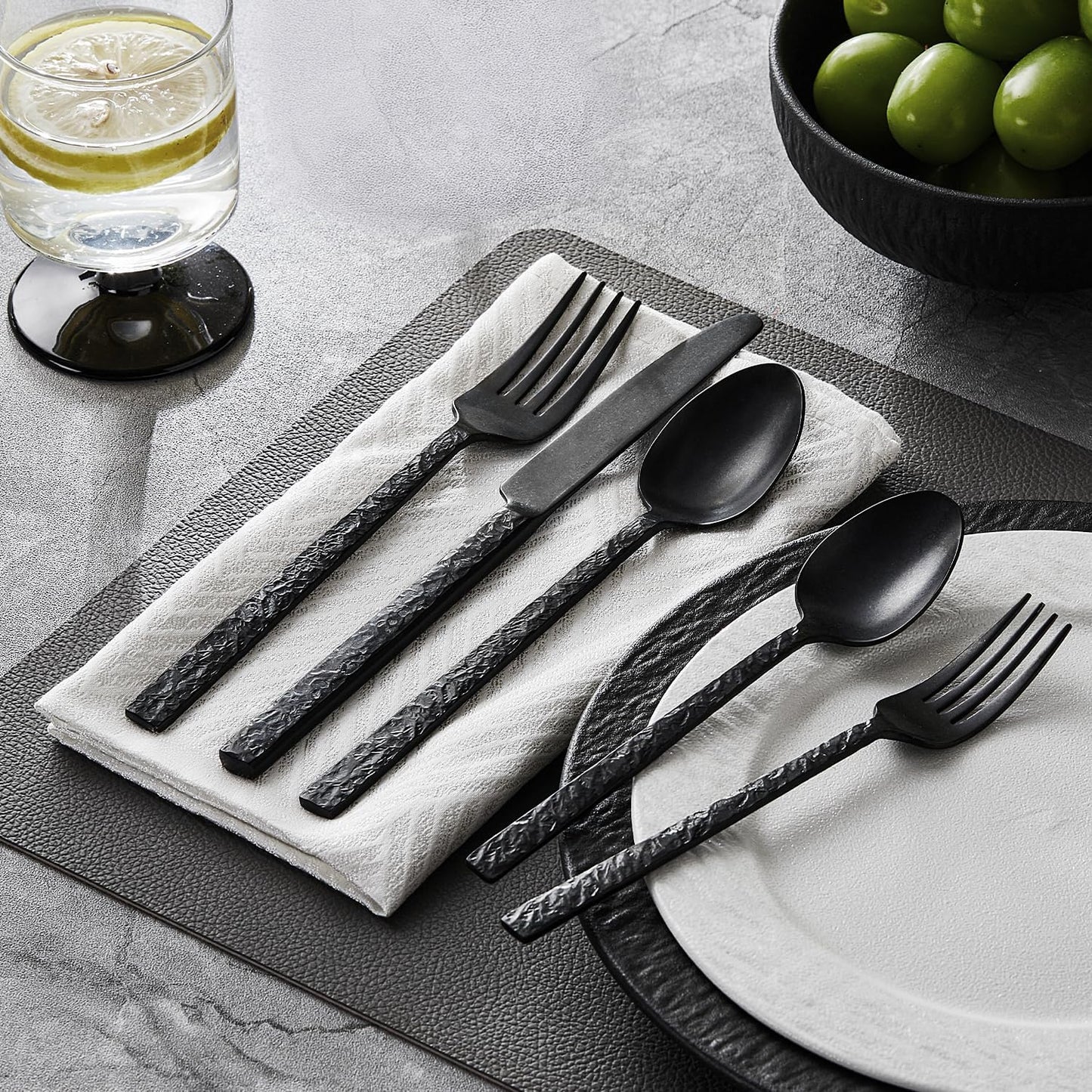 KINGSTONE 24 Pcs Black Hammered Silverware Set with Steak Knives for 4, 18/10 Stainless Steel Heavy Duty Flatware Set, Tableware Cutlery Utensil Sets for Home Restaurant Dishwasher Safe