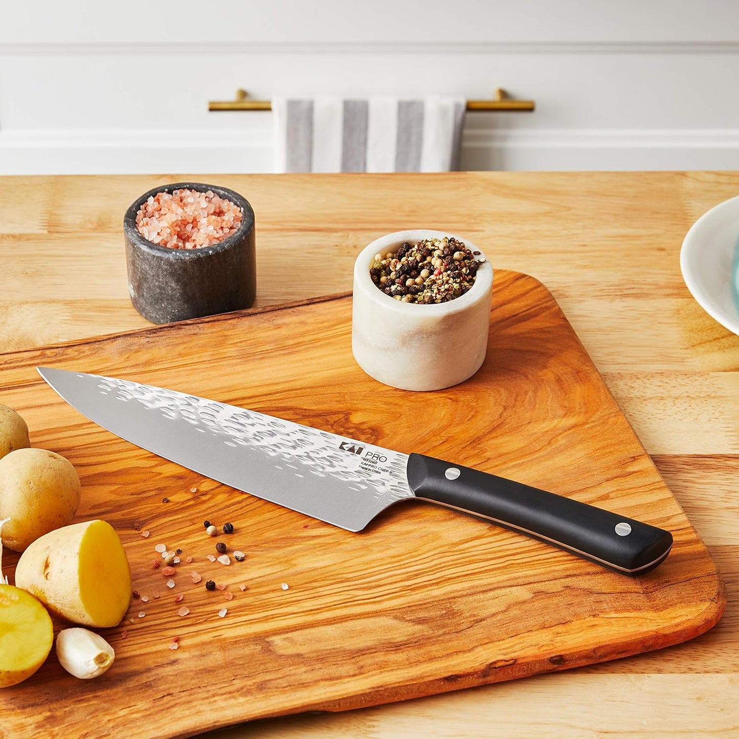 Kai 9" Combination Honing Steel, Smooth and Micro-Ribbed Honing Rod, Built-In Angle Guide, Sure Grip Handle, Japanese Knife Sharpener for Professional and Home Chefs