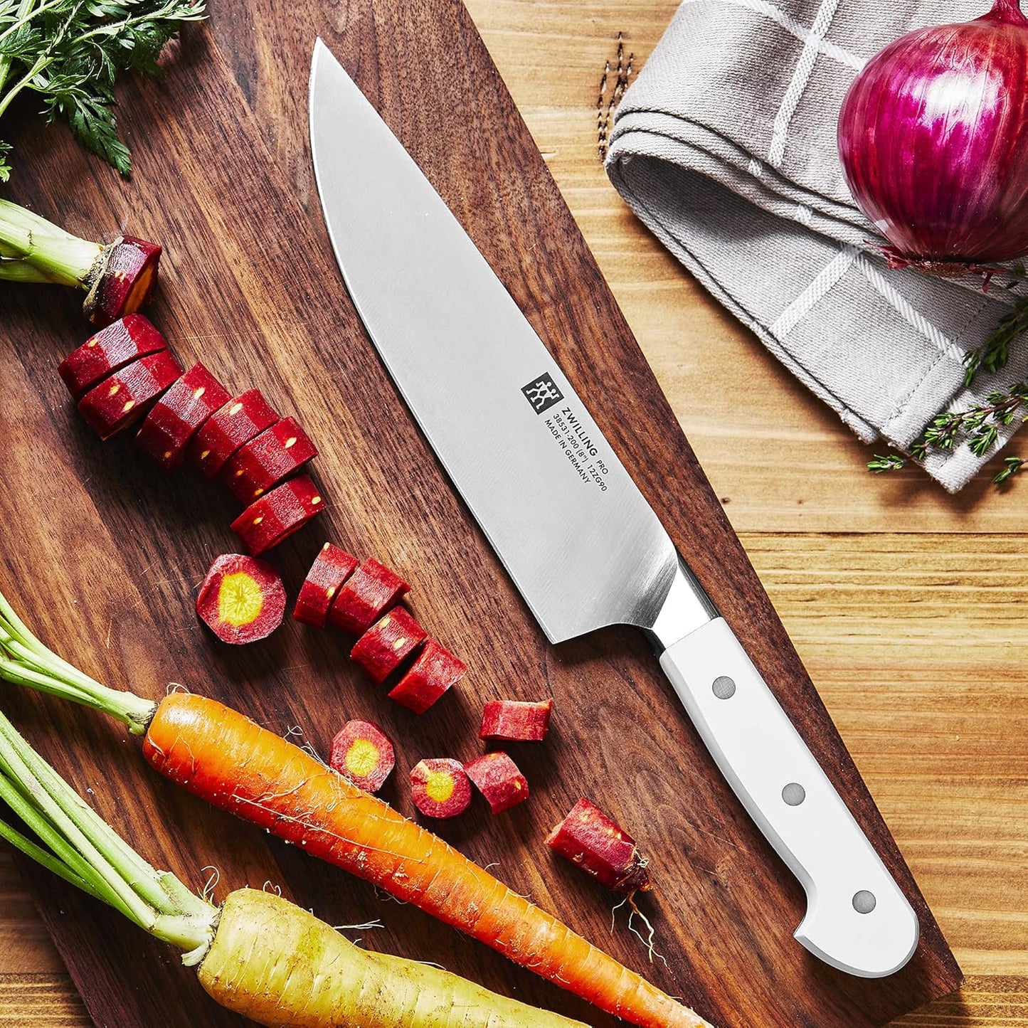 ZWILLING Pro Le Blanc 9-inch Z15 Serrated Bread Knife