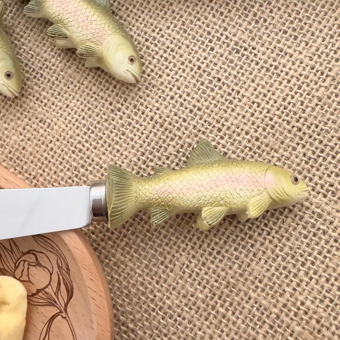 UP UPware Sea Turtle Cheese Spreaders, Hand-Painted Resin Handles with Stainless Steel Blades for Spreading Cream Cheese, Butter, Jam, or Sandwich, Set of 4