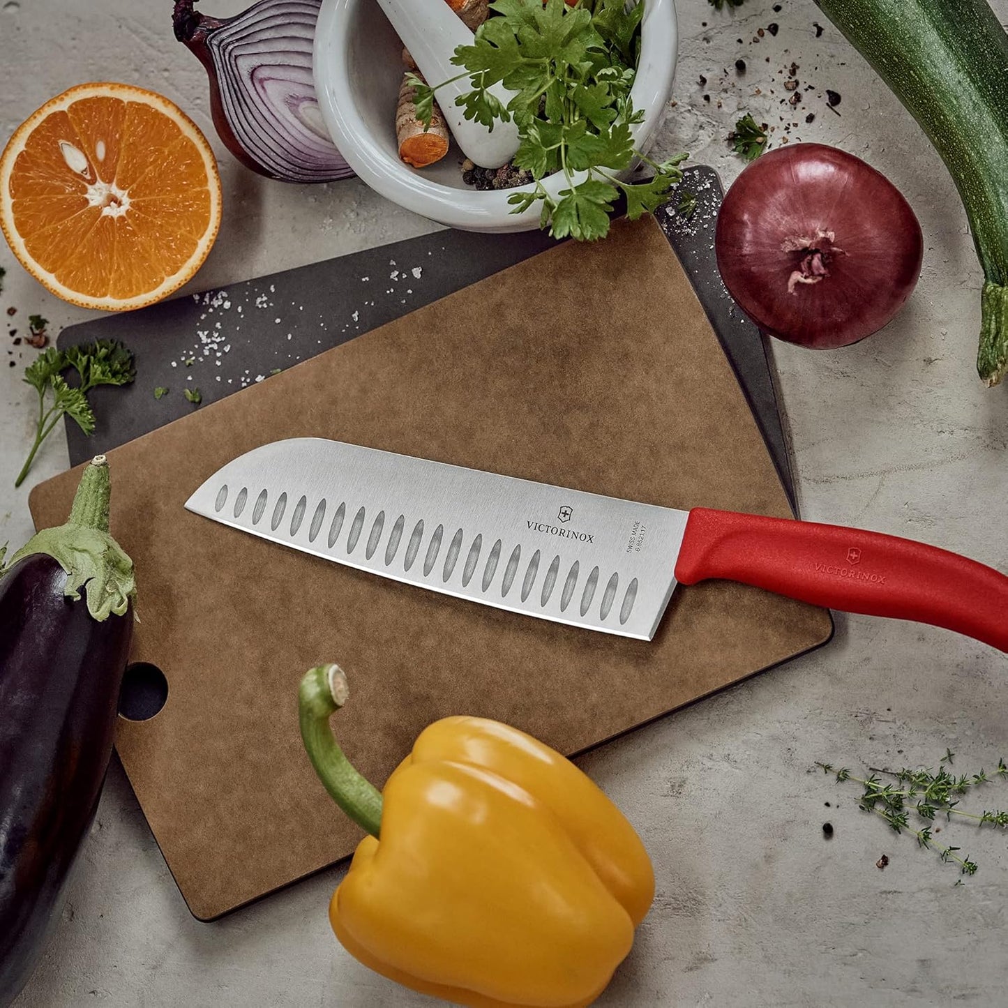 Victorinox Swiss Classic Bread Knife - Serrated Kitchen Knife for Home Essentials - Perfect for Cutting Bread, Fruit & Vegetables - Black Handle, Serrated Edge, 8.5"