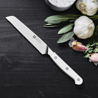 ZWILLING Pro Le Blanc 9-inch Z15 Serrated Bread Knife