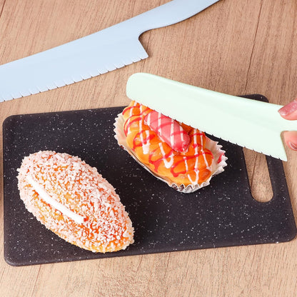 4 Pack Lettuce Knife 11/8.5" Plastic Cake Knifes to Prevent Browning Serrated Kitchen Cutter for Cutting Fruits, Cakes and Bread Dishwashable Safe for Kids Nylon Cutters for Nonstick Pans (Blue, S&L)
