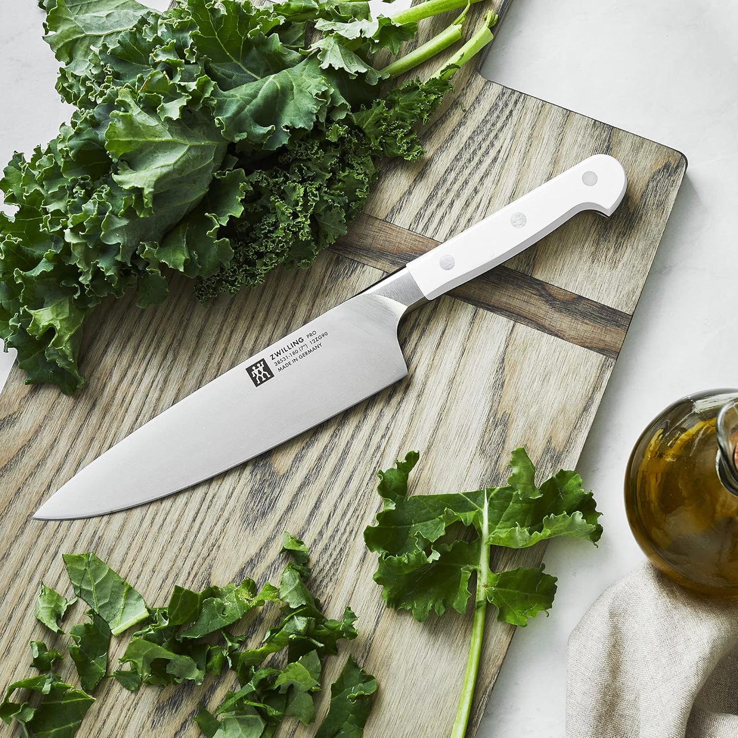 ZWILLING Pro Le Blanc 9-inch Z15 Serrated Bread Knife