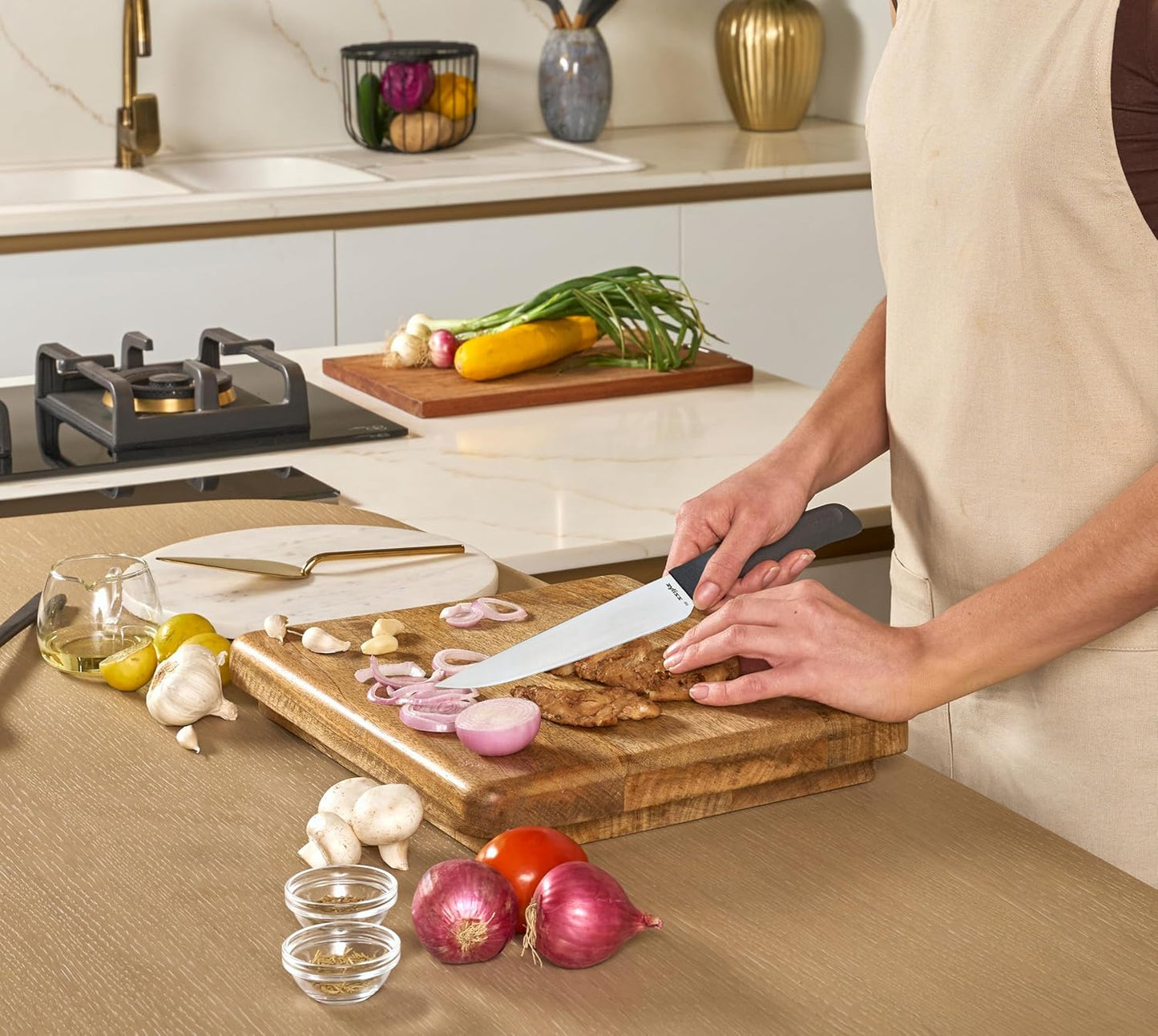 Zyliss Bread Knife - Serrated Bread Knife with Ergonomic Handle - Stainless Steel Kitchen Blade - Sharp Serrated Blade for Precision Slicing - Kitchen Tool for Everyday Use