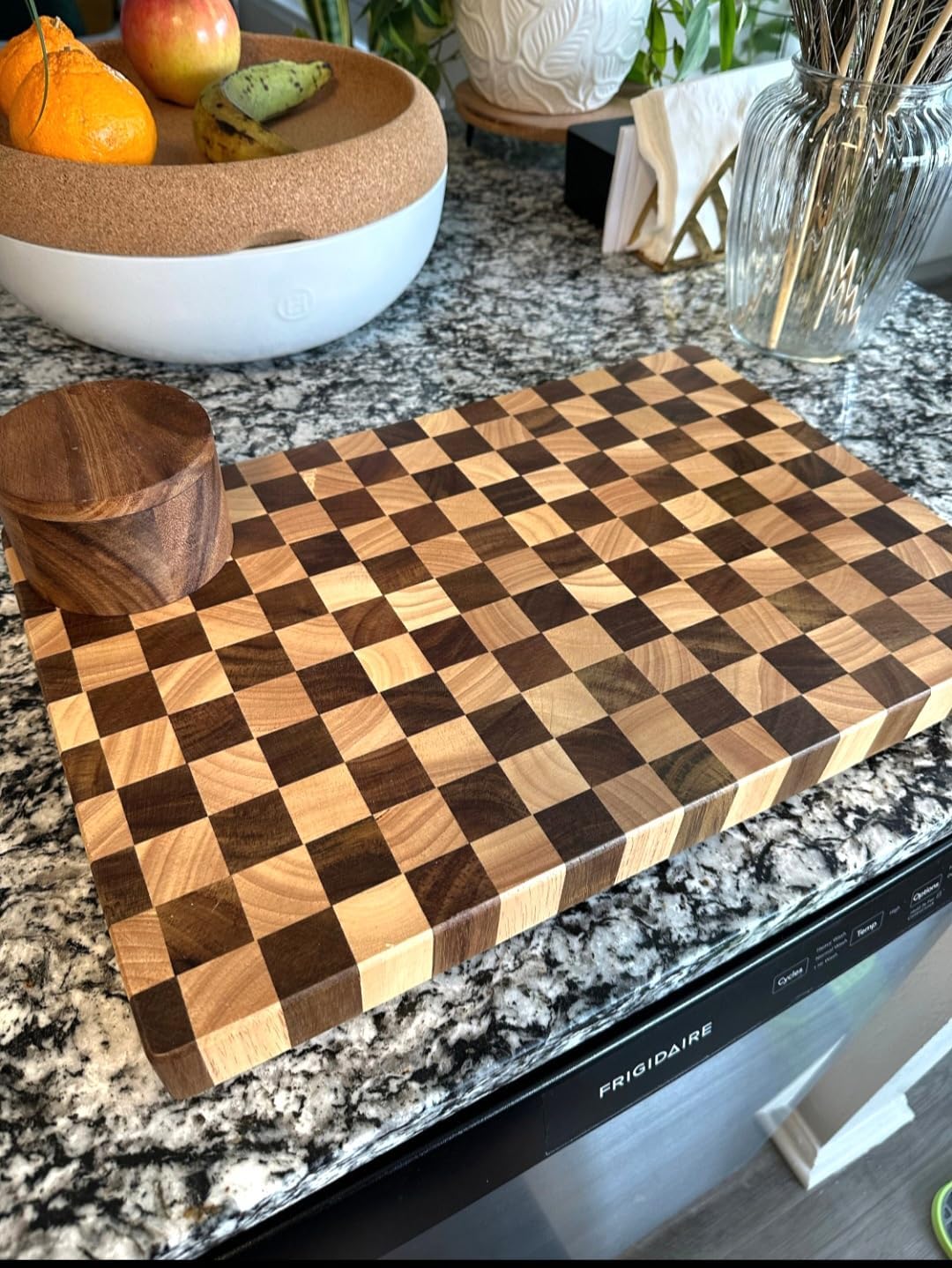 Checker Pattern End Grain Butcher Block. 15" x 11" x 1.2" Thick Kitchen Cutting Board in Acacia Wood. Chef Board, Housewarming Gift, Wedding Gift, Closing Gift. (NO GROOVE_NO ENGRAVE)
