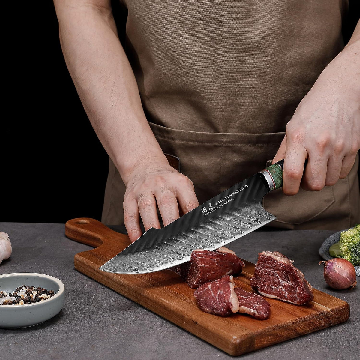 Damascus Chef Knife 8 Inch,67 Layers Alloy Steel Professional Kitchen Knives with Leather Sheath, Hand Forged Resin & Wood Handle QILIN Series