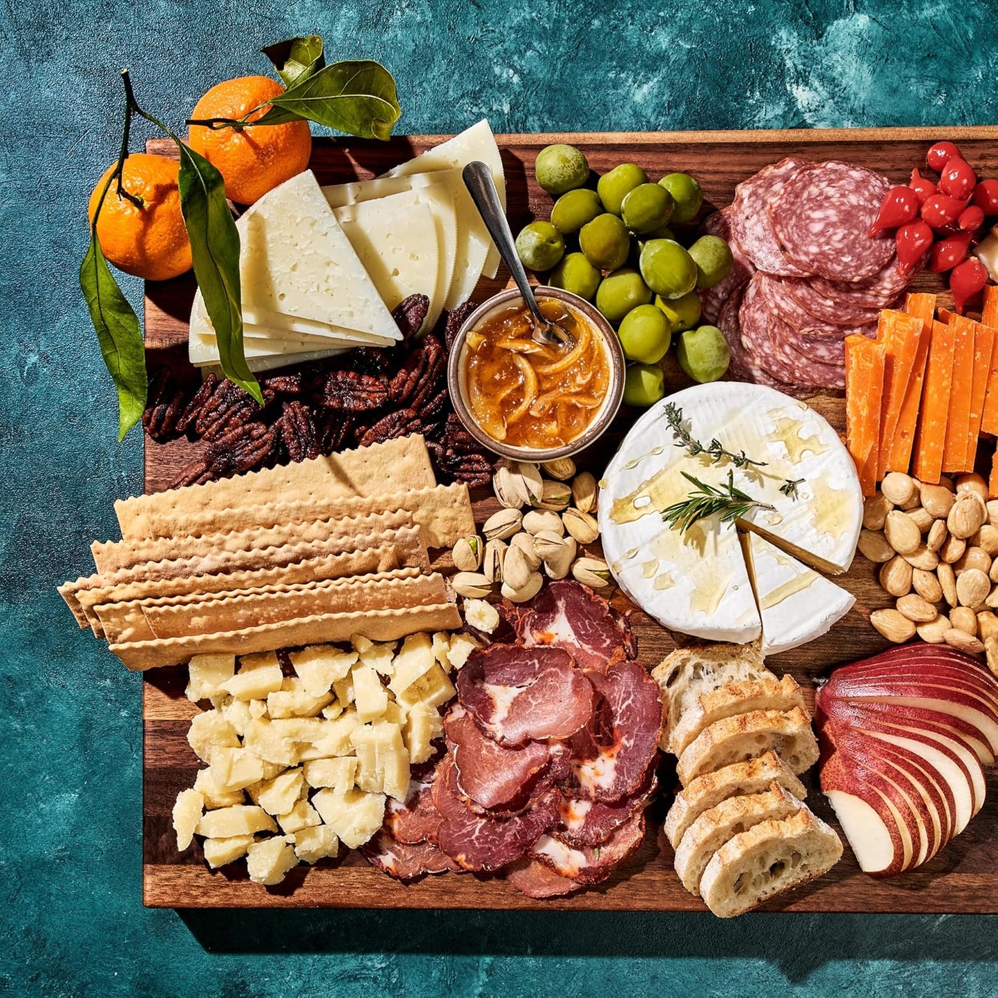 HexClad Large Walnut Cutting Board, Double-Sided with Juice Groove & Recessed Handles, Durable, Scratch-Resistant Hardwood, Great for Chopping, Carving & Serving, 13.75"x19.5"