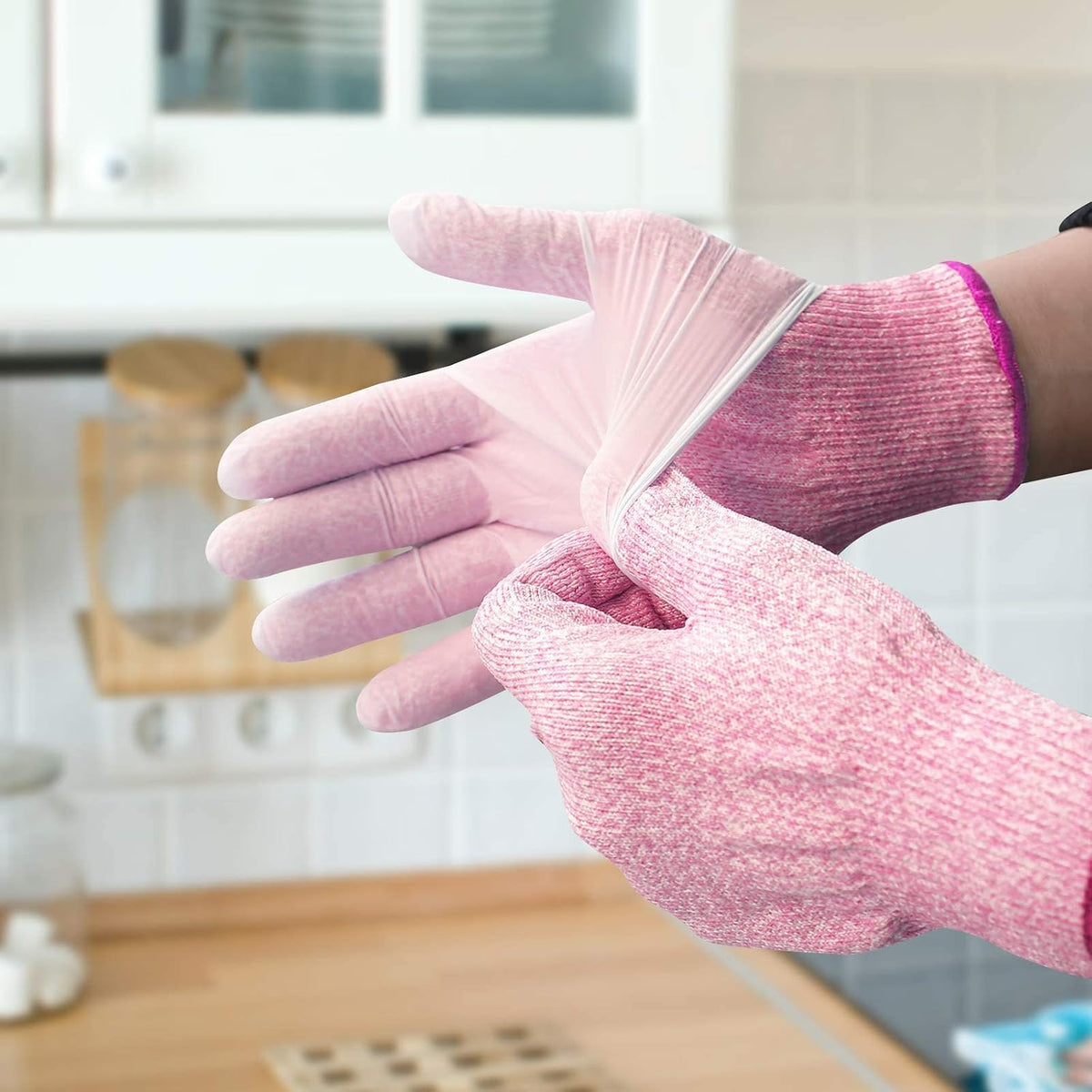Cut Resistant Gloves Food Grade Level 5 Kitchen Safety Protection (Medium, Pink)