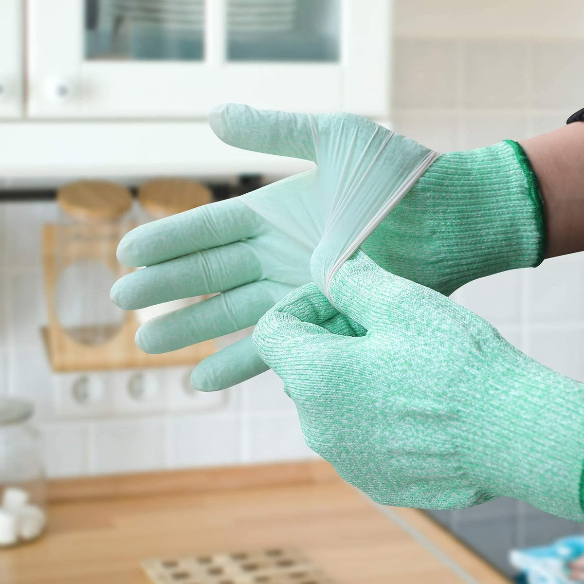 Cut Resistant Gloves Food Grade Level 5 Kitchen Safety Protection (Medium, Pink)