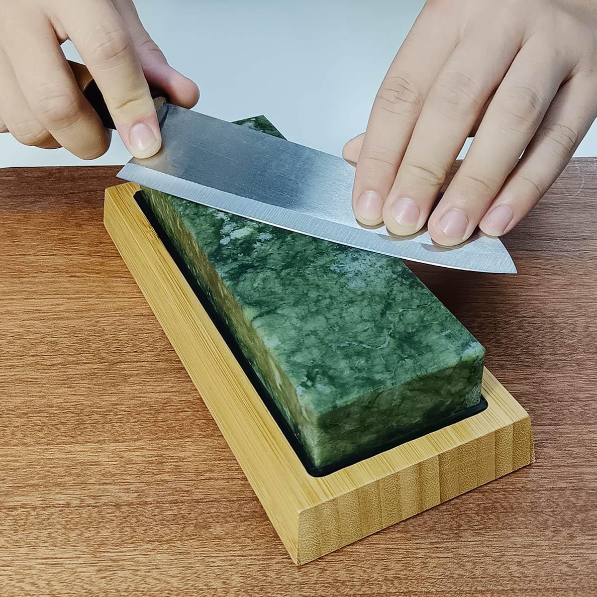 Large Size Polishing Sharpening Stone,Grit 10000# Knife Sharpener Whetstone Final Fine Polishing Natural Green Honing Oilstone for Knives Tools,Cutting Tools 180 * 60 * 30mm with Bamboo Base