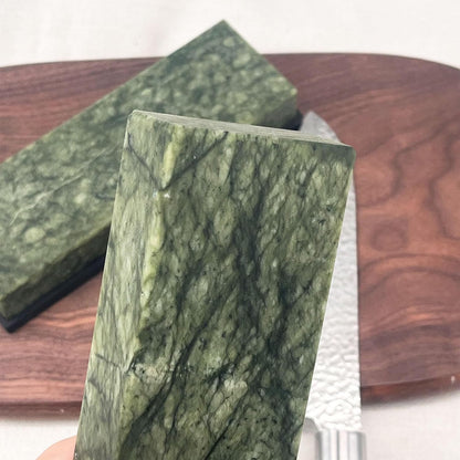 Large Size Polishing Sharpening Stone,Grit 10000# Knife Sharpener Whetstone Final Fine Polishing Natural Green Honing Oilstone for Knives Tools,Cutting Tools 180 * 60 * 30mm with Bamboo Base