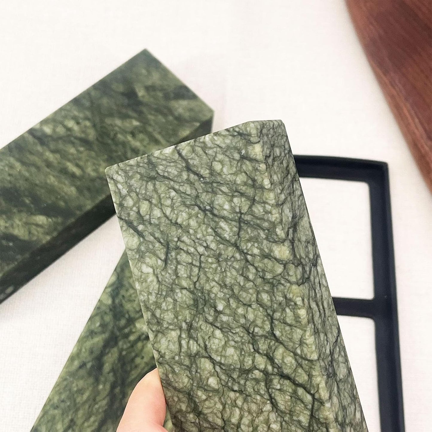 Large Size Polishing Sharpening Stone,Grit 10000# Knife Sharpener Whetstone Final Fine Polishing Natural Green Honing Oilstone for Knives Tools,Cutting Tools 180 * 60 * 30mm with Bamboo Base