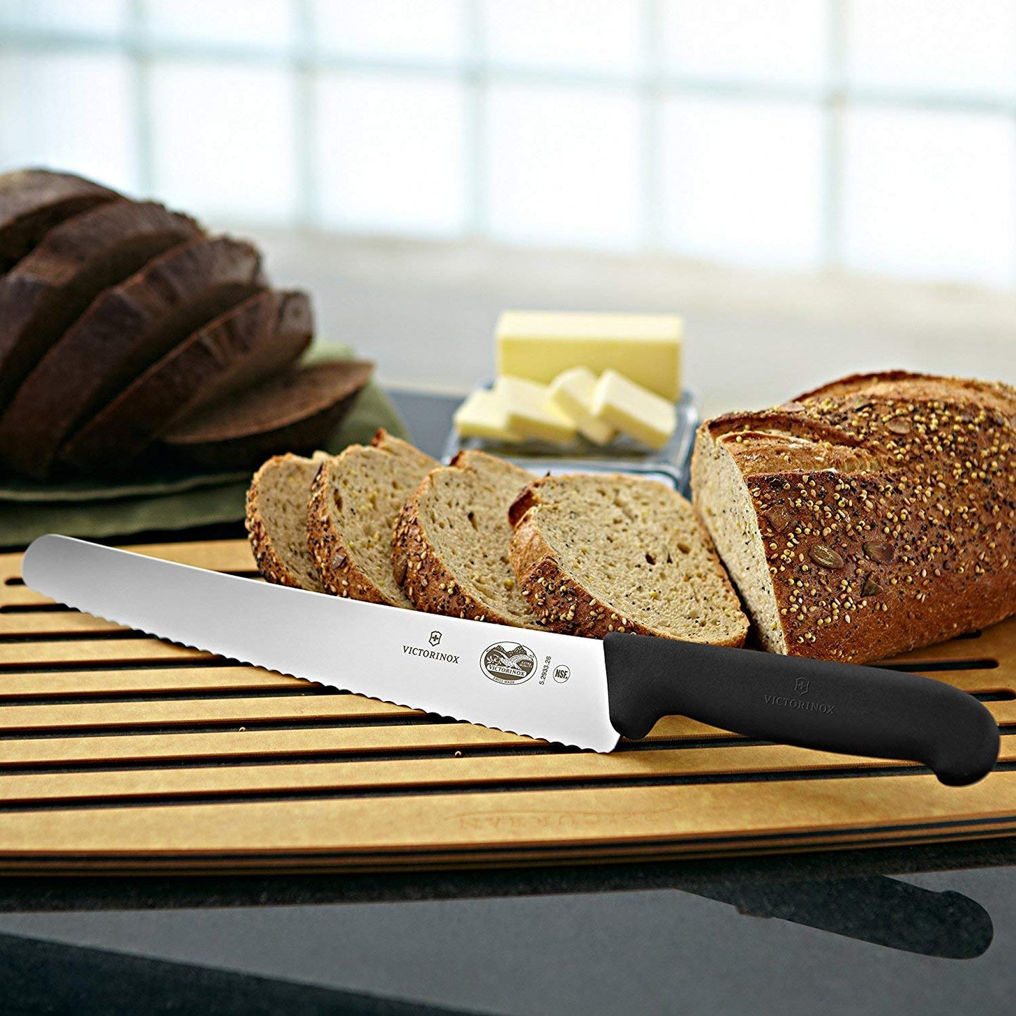 Fibrox 10.25 Inch Bread Knife | High Carbon Stainless Steel Serrated Blade for Efficient Slicing, Ergonomic Fibrox Pro Handle
