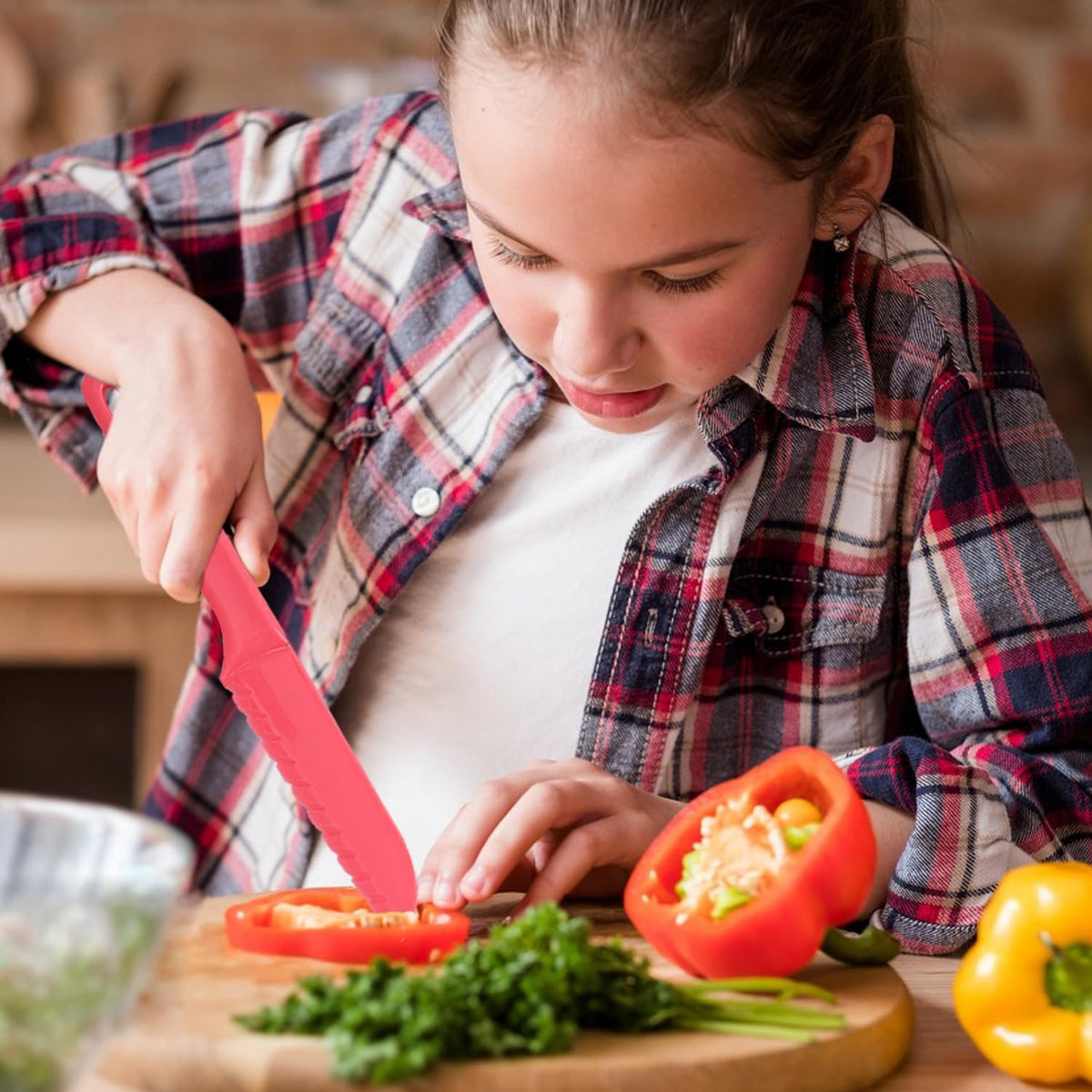 Green Plastic Knife Set – 11" Large and 8.7“ Small Utility Knives Combo for Kitchen, Food Prep & Picnic Use – Lightweight, Reusable, Safe for Kids – BPA-Free, Serrated Plastic Cutter for Fruits &Cake