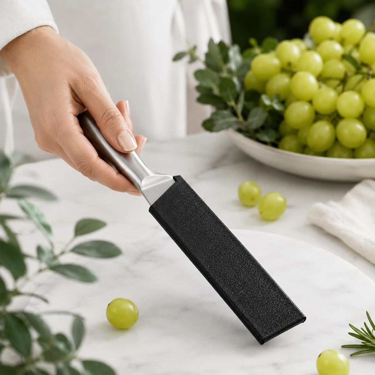2 Pcs Knife Covers or Sleeves 8" x 2.2" Knife Edge Guard Universal Waterproof Kitchen Knife Sheath, Chef Knife Sheath, Plastic Knife Cover for Kitchen Knives, Black