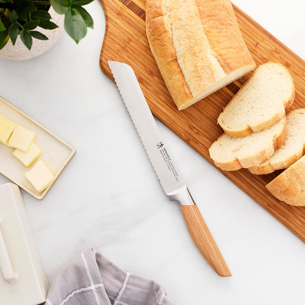 Statement 8-Inch Bread Knife, Razor-Sharp, German Engineered | Informed by 100+ Years of Mastery. Dishwasher Safe, Ideal for Homemade Bread, Thick Crusts, Breads, and Cakes