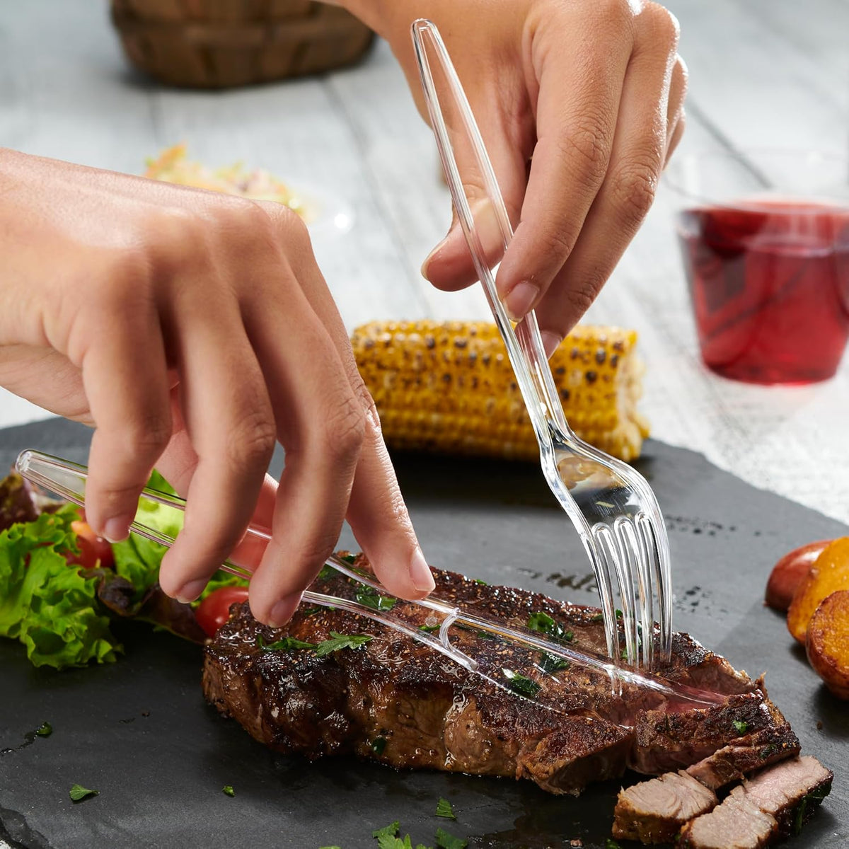 Heavy Duty Clear Plastic Knives [100 Count] | Strong & Sturdy, Disposable, Crack & Warp-Resistant, Heat-Resistant, Hot or Cold Foods, Parties, Events, Dinners & Brunches