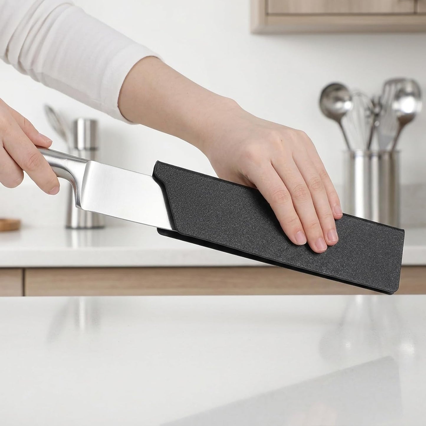 Chef Knife Sheath Plastic Knife Cover 8" x 2.2" Knives Edge Guard Protector 2 Pcs Universal Knives Sleeves for Home Kitchen, Black