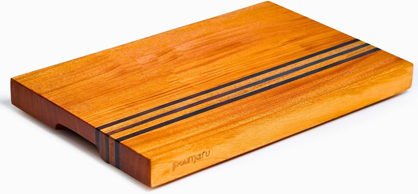 Mahogany Edge-Grain Cutting Board 19×12×1.6″ – Handmade in Bali with Black Sono Wood Inlays, Knife-Friendly, Non-Slip Feet & Ergonomic Handles – Luxury Gift for Chefs & Food Lovers