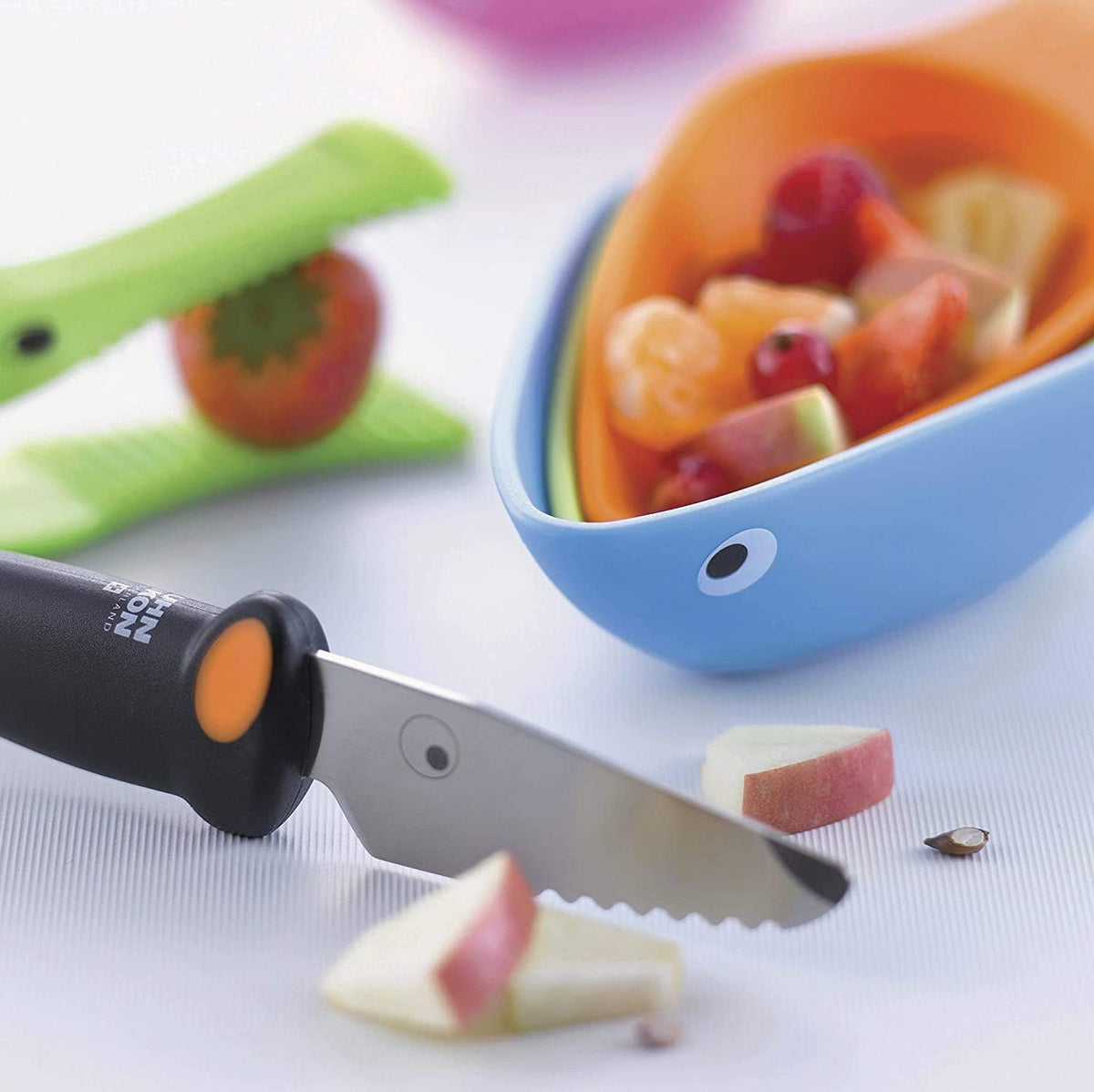 Kinderkitchen® Kids Chef Knife Set 6", 2 Pieces, Green/Blue | Straight Edge & Serrated Knife | Cutting Tool Made for Real Cooking | Child Friendly Dog Design With Hand Guard For Safety