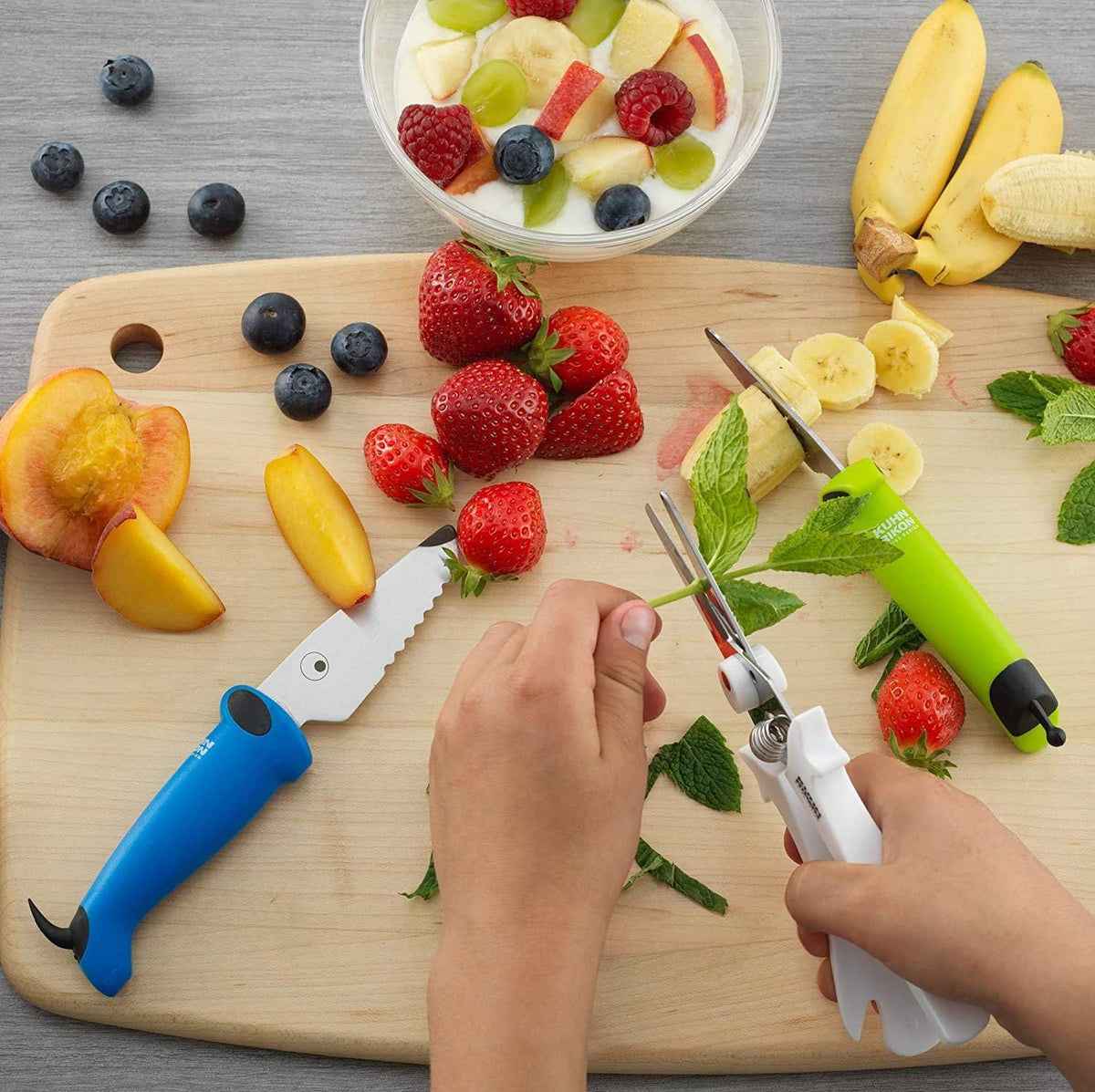Kinderkitchen® Kids Chef Knife Set 6", 2 Pieces, Green/Blue | Straight Edge & Serrated Knife | Cutting Tool Made for Real Cooking | Child Friendly Dog Design With Hand Guard For Safety