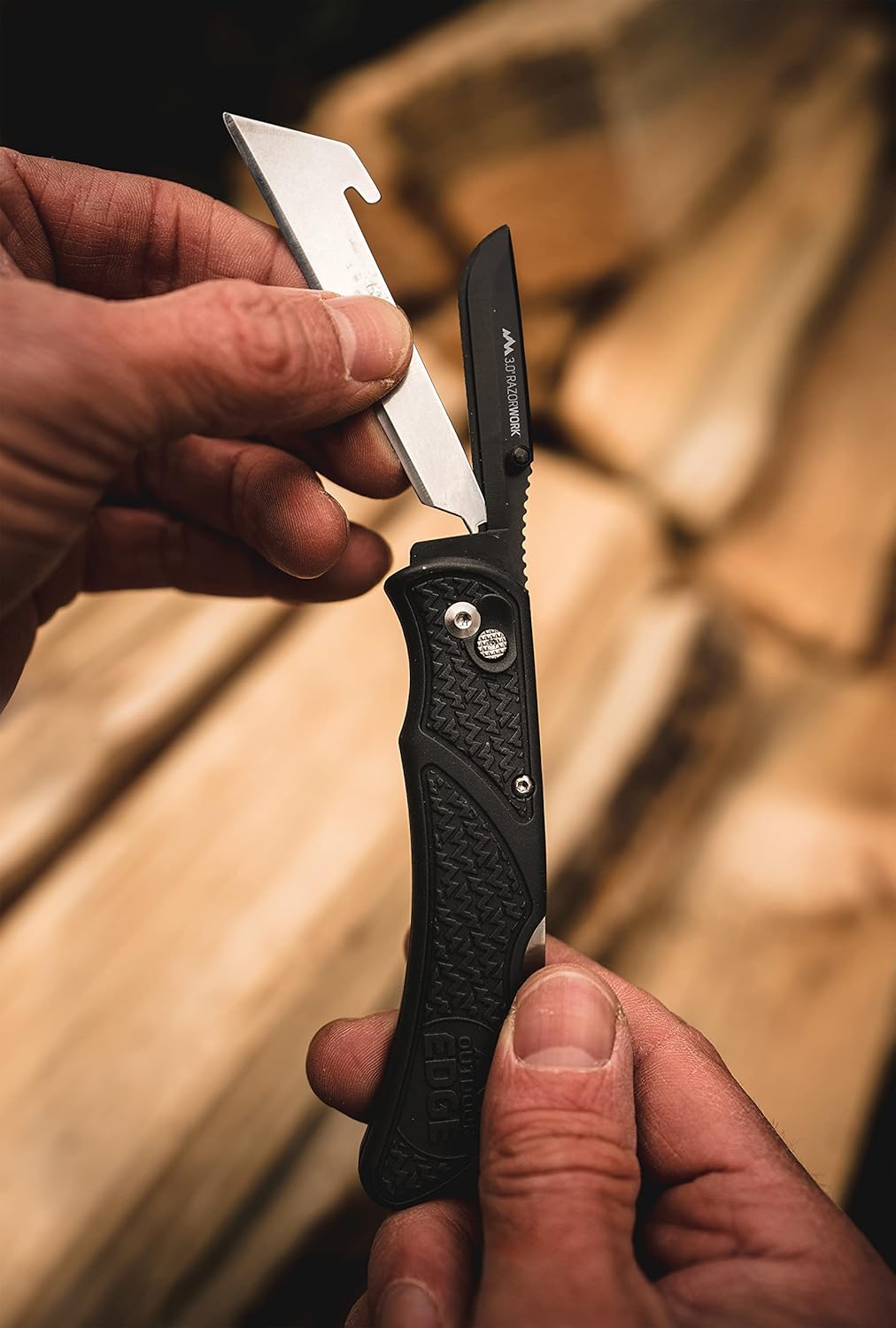 2.5" RAZOR-WORK - RazorSafe Replaceable Blade Folding Utility Knife (Black, 2 Blades)