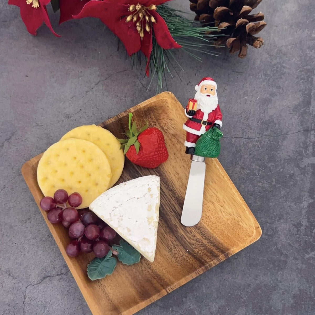 Winter Cardinal Cheese Spreaders, Hand-Painted Resin Handles with Stainless Steel Blades for Spreading Cream Cheese, Butter, Jam, or Sandwich, Set of 4