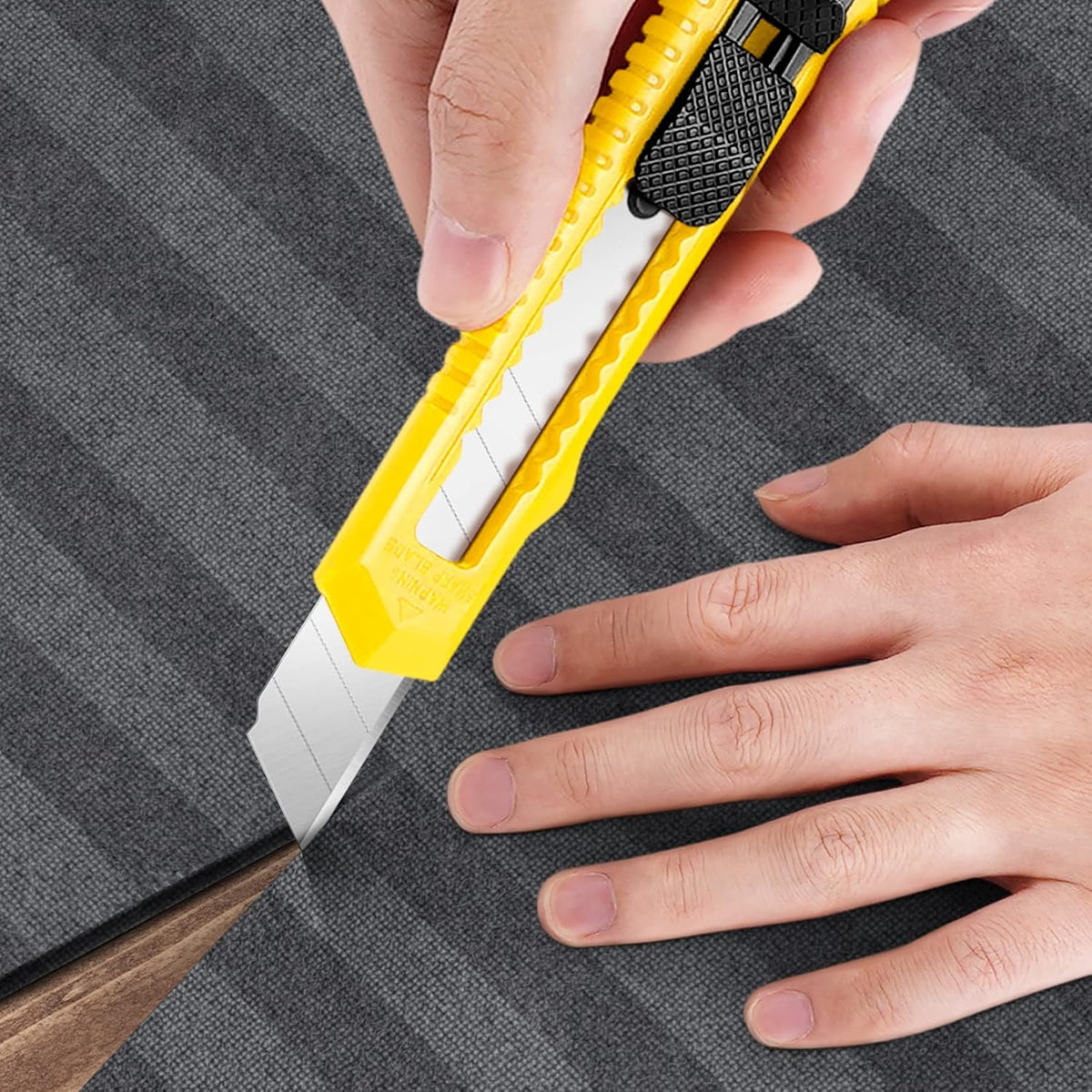 Box Cutter Retractable, 18mm Utility Knife, Snap-Off Blade