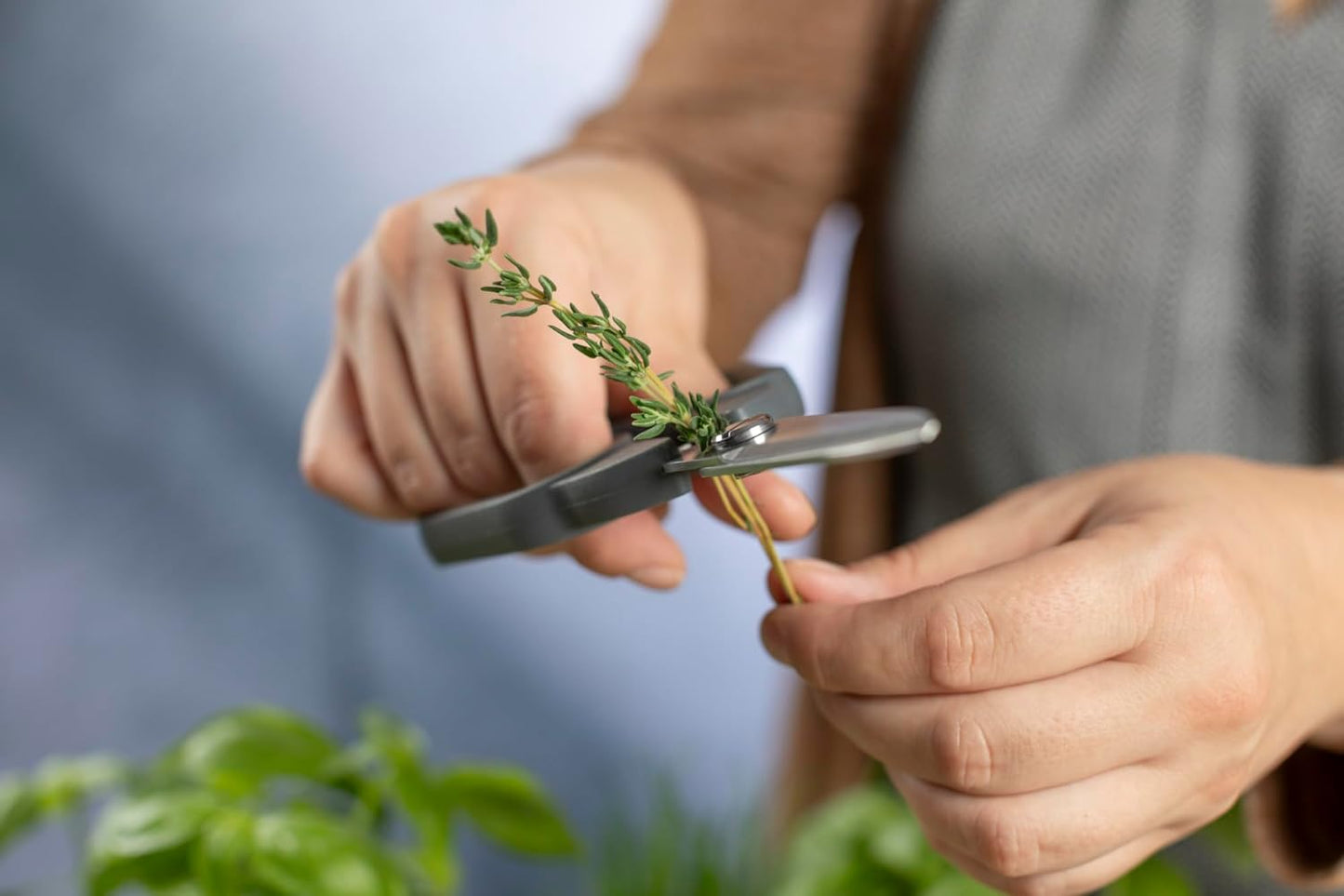 Pro Kitchen Shears | Micro-Serrated Blades, Quick Release Spring, Self-Sharpening Blade
