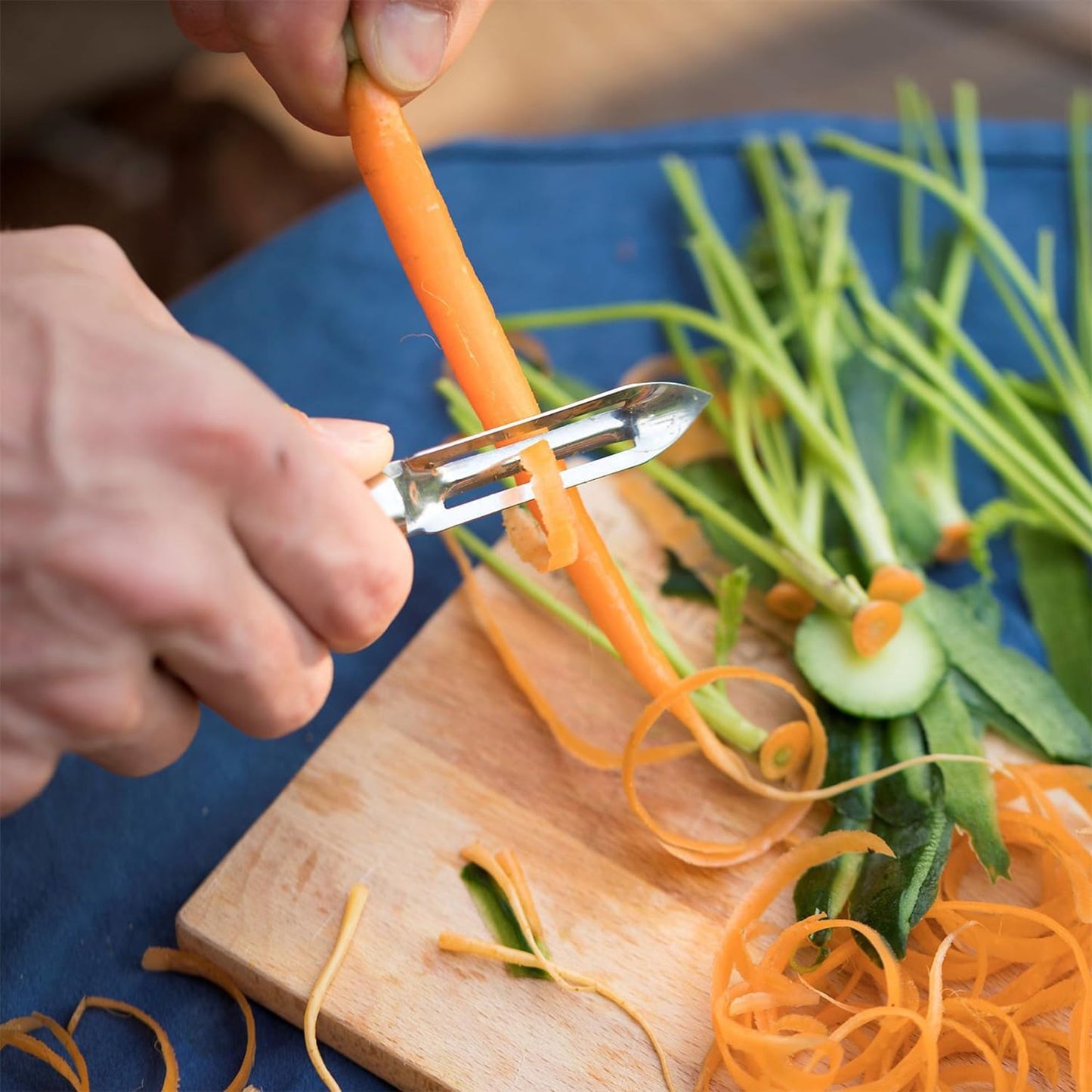 No.6 Folding Peeler - Outdoor Camp Kitchen and Picnic Folding Tool