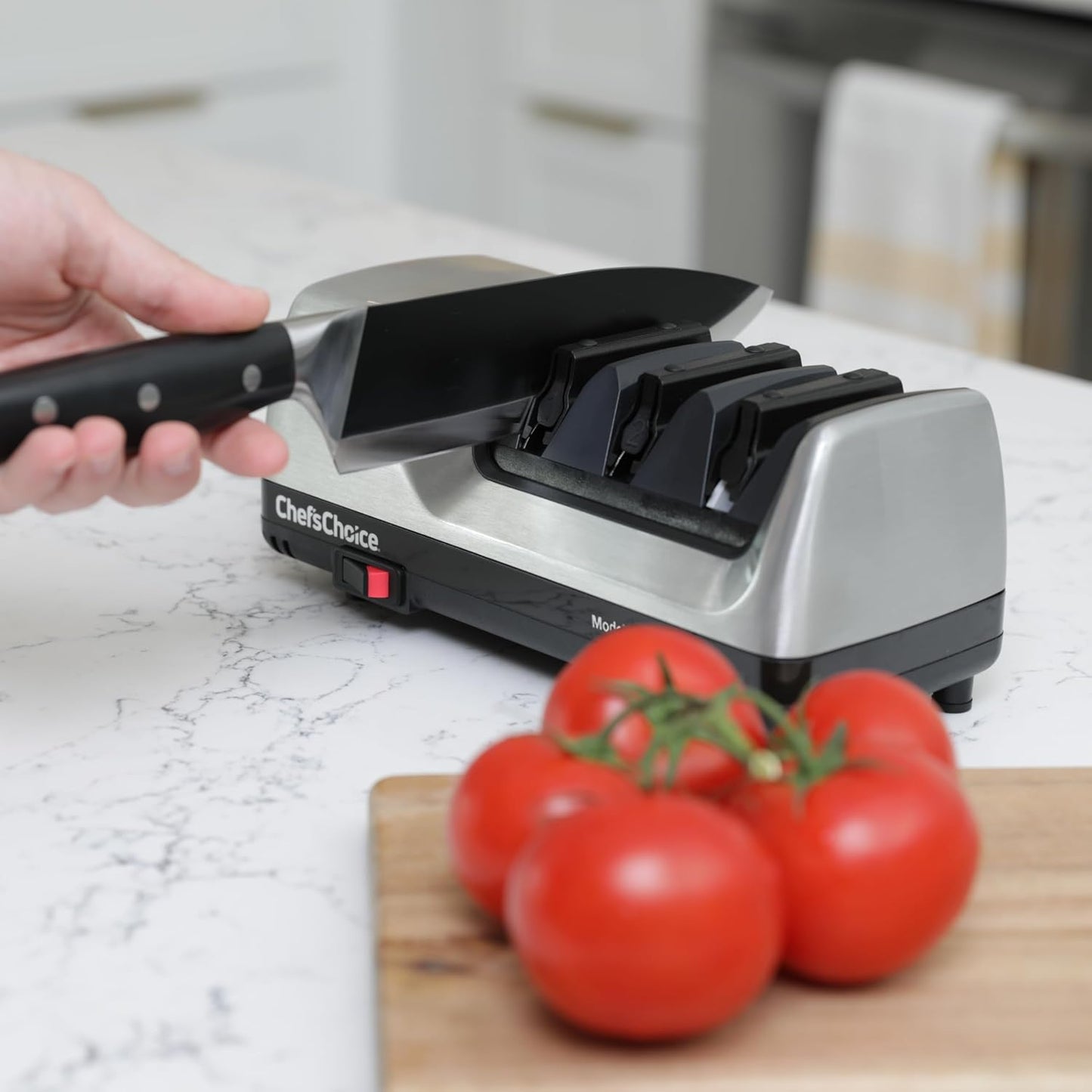 15XV Professional Electric Knife Sharpener with Durable Metal Housing & 100-Percent Diamond Abrasives and Precision Angle Guides for Straight Edge and Serrated Knives, 3-Stage, Metallic