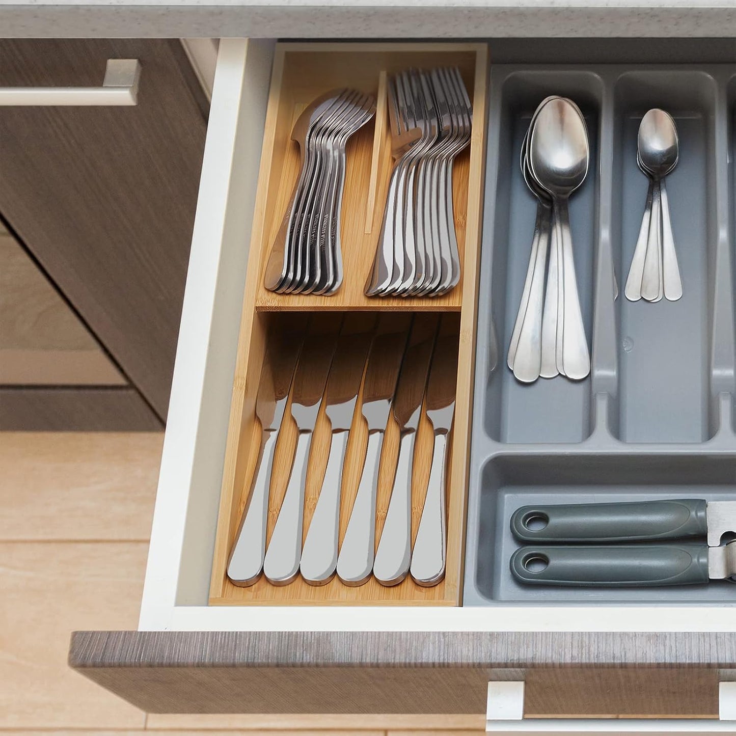 Bamboo Silverware Drawer Organizer, Kitchen Small Silverware Organizer, Utensil Tray Holder, Cutlery Tray for Spoons, Forks, Knives, Suitable for a family of 2-4
