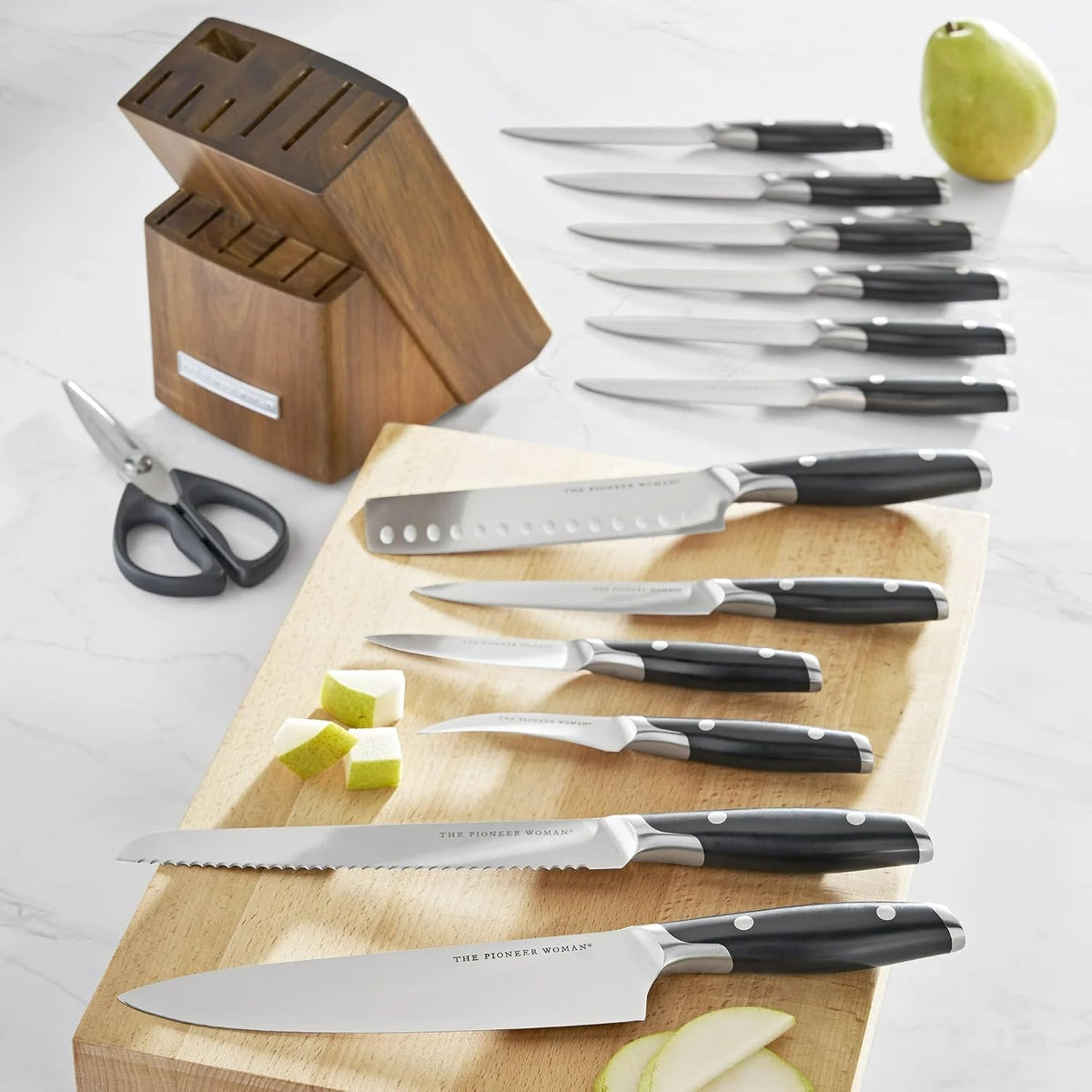 14 Piece Knife Block Set with Stainless Steel Blades, Full Tang Kitchen Knife Set with Wood Storage Block, Chef Knife Bread Knife Utility Steak Knives Kitchen Shears (Green)