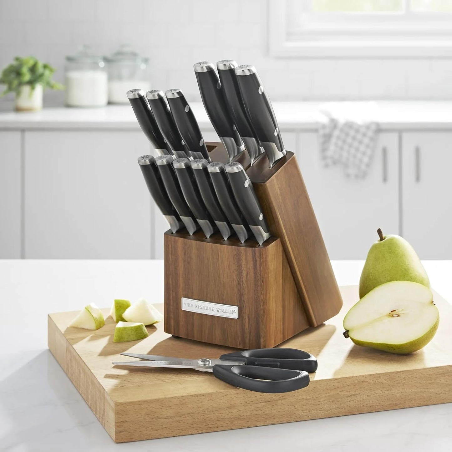 14 Piece Knife Block Set with Stainless Steel Blades, Full Tang Kitchen Knife Set with Wood Storage Block, Chef Knife Bread Knife Utility Steak Knives Kitchen Shears (Green)